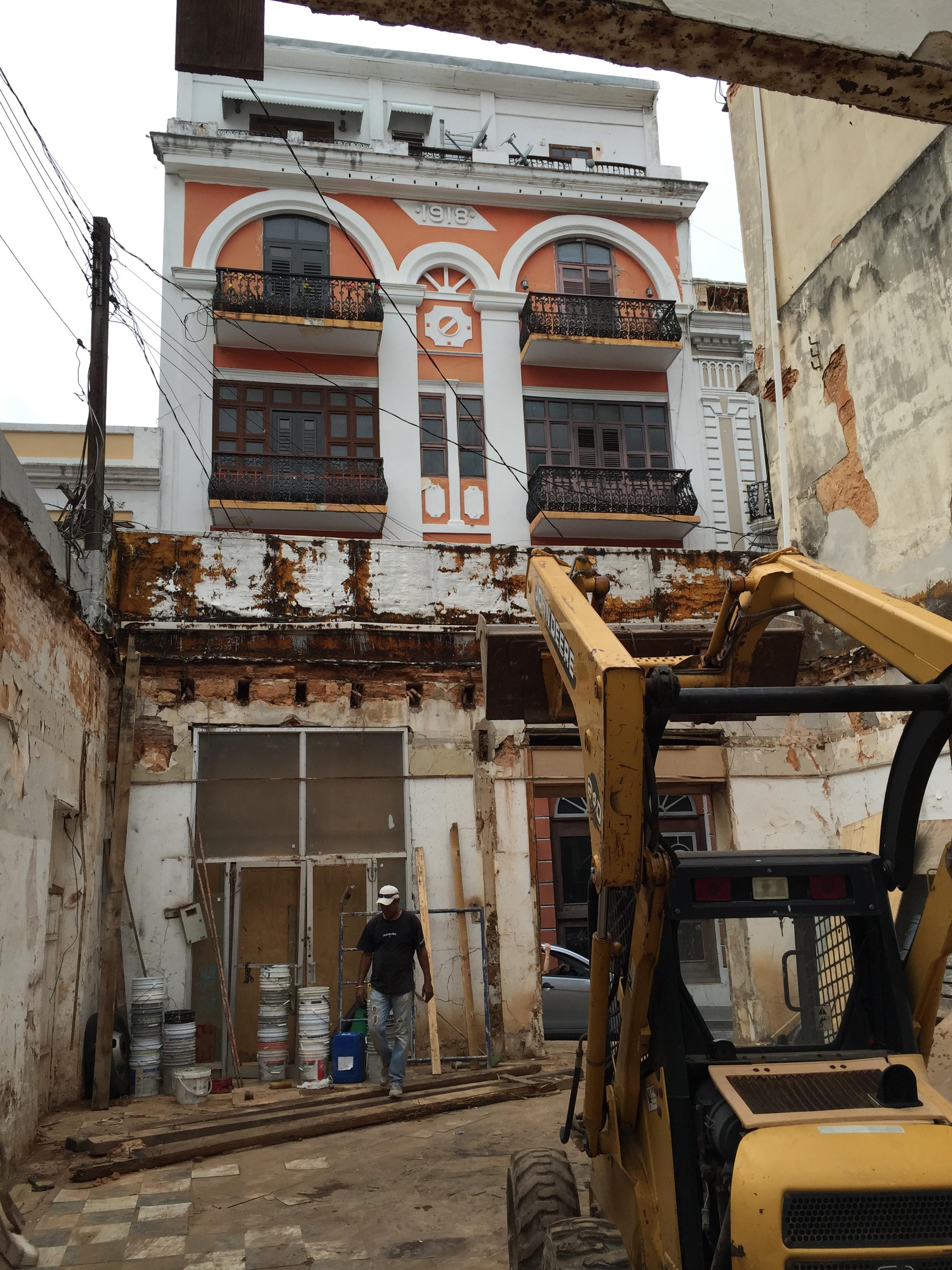 Calle de la Fortaleza 350 - Casa Galguera - Remoción de Escombros - San Juan (Viejo San Juan) - 2015 00004